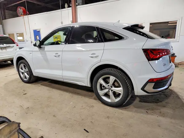 WA15AAFY5M2125389 2021 AUDI Q5 - Image 2