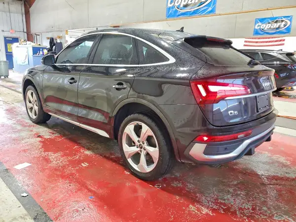 WA15AAFY6M2135753 2021 AUDI Q5 - Image 2