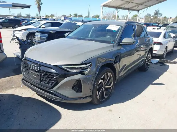 WA15AAGE0RB014857 2024 AUDI Q8 - Image 2