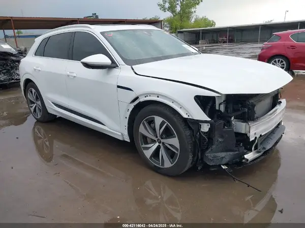 WA15AAGE0RB026474 2024 AUDI Q8 - Image 1