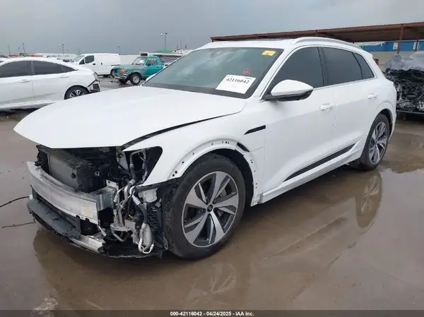 WA15AAGE0RB026474 2024 AUDI Q8 - Image 2