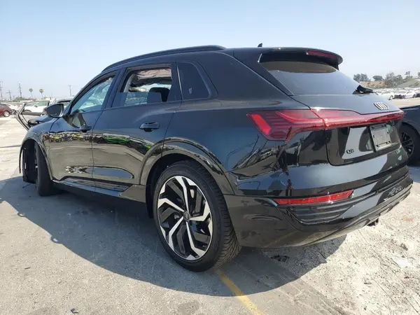 WA15AAGE0RB026720 2024 AUDI Q8 - Image 2