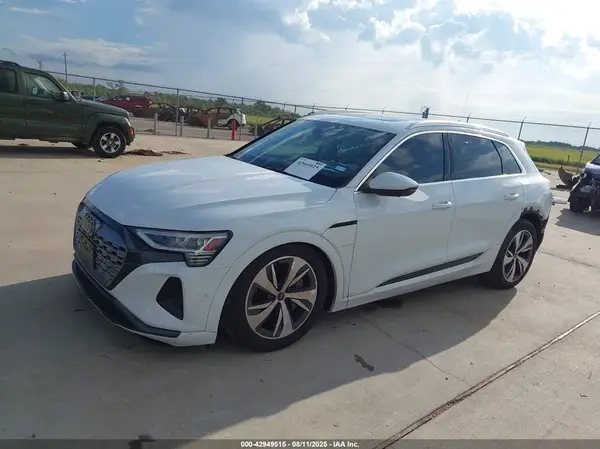WA15AAGE0RB030430 2024 AUDI Q8 - Image 2