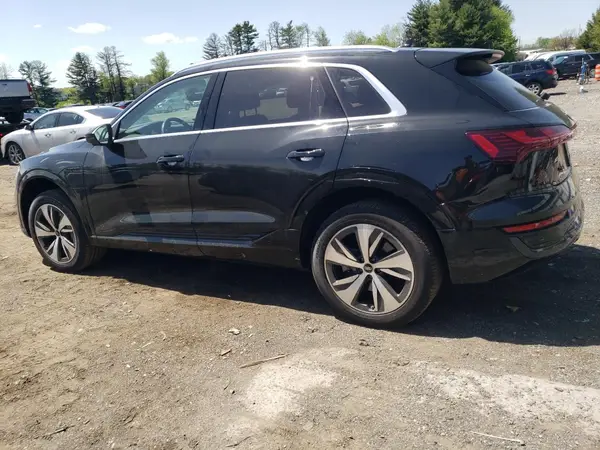 WA15AAGE0RB033134 2024 AUDI Q8 - Image 2