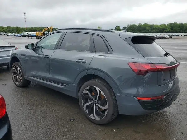 WA15AAGE0RB036082 2024 AUDI Q8 - Image 2