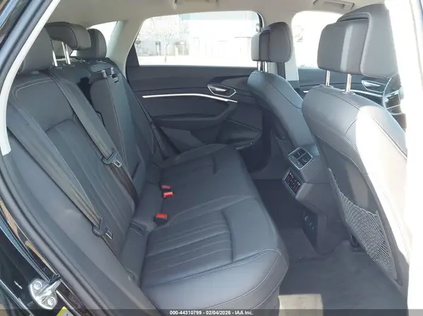 WA15AAGE0RB060401 2024 AUDI Q8 - Image 8