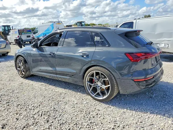 WA15AAGE0RB061161 2024 AUDI Q8 - Image 2