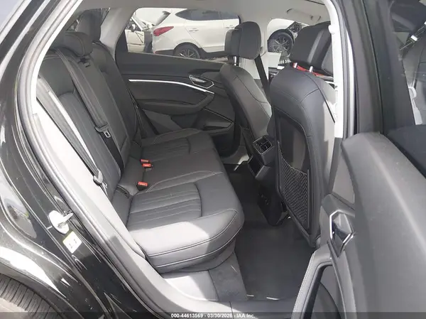 WA15AAGE1RB011868 2024 AUDI Q8 - Image 8