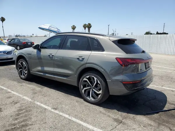 WA15AAGE1RB045065 2024 AUDI Q8 - Image 2