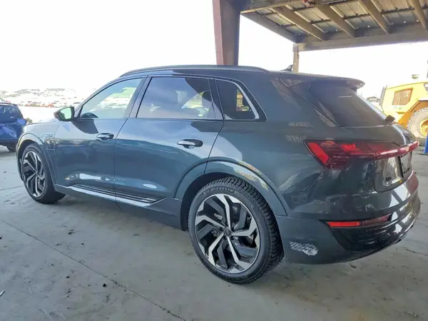 WA15AAGE1RB045535 2024 AUDI Q8 - Image 2