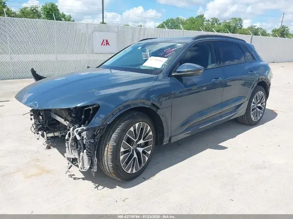 WA15AAGE1RB051528 2024 AUDI Q8 - Image 2