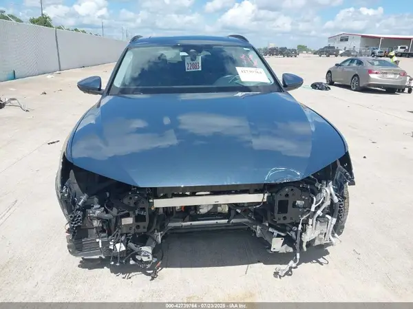 2024 AUDI Q8 auction photo 6