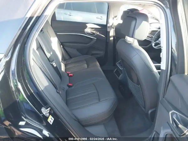 WA15AAGE2RB010955 2024 AUDI Q8 - Image 8