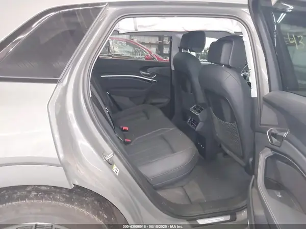 WA15AAGE2RB022264 2024 AUDI Q8 - Image 8