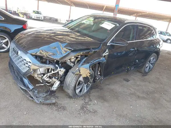 WA15AAGE2RB033698 2024 AUDI Q8 - Image 2