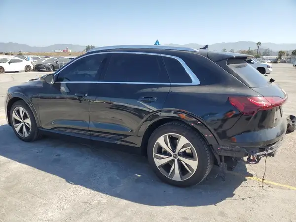 WA15AAGE2RB034544 2024 AUDI Q8 - Image 2
