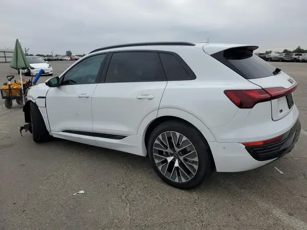 WA15AAGE2RB041770 2024 AUDI Q8 - Image 2