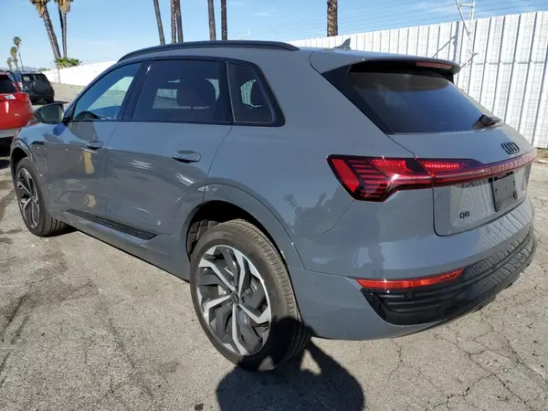 WA15AAGE2RB053630 2024 AUDI Q8 - Image 2