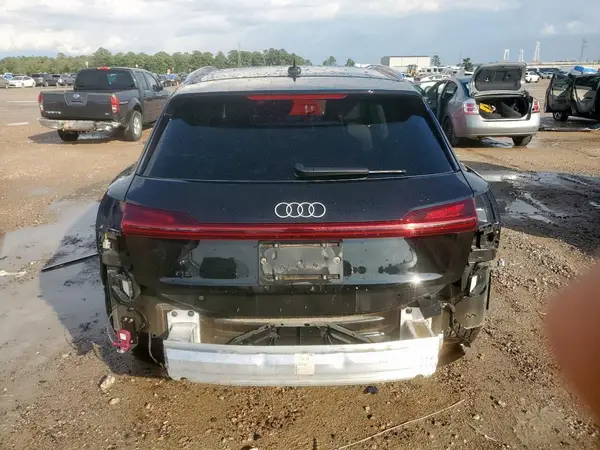 2024 AUDI Q8 auction photo 6