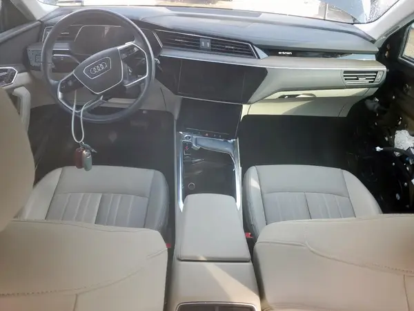 WA15AAGE3RB009099 2024 AUDI Q8 - Image 8