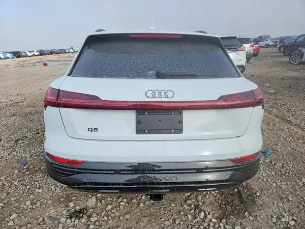 2024 AUDI Q8 auction photo 6