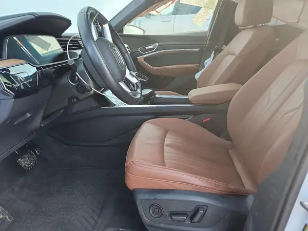 2024 AUDI Q8 auction photo 7