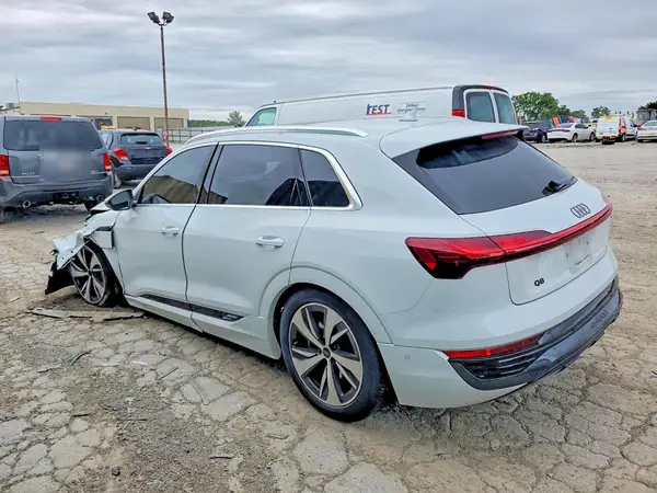 WA15AAGE3RB024900 2024 AUDI Q8 - Image 2