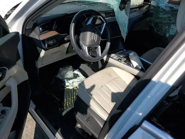 WA15AAGE3RB031720 2024 AUDI Q8 - Image 8
