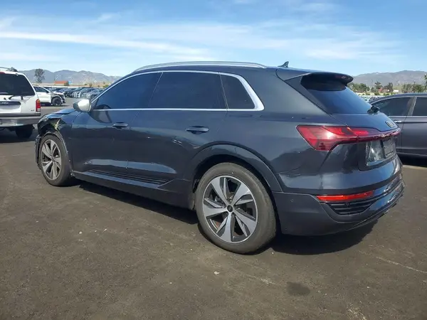 WA15AAGE3RB032186 2024 AUDI Q8 - Image 2