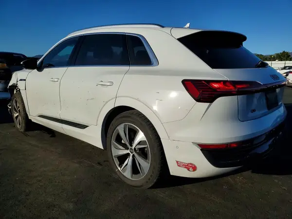 WA15AAGE3RB033791 2024 AUDI Q8 - Image 2