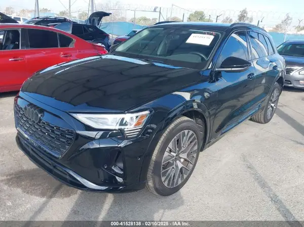 WA15AAGE3RB049957 2024 AUDI Q8 - Image 2