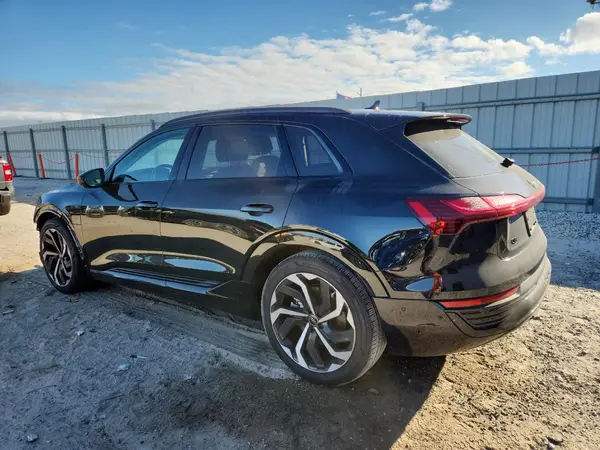 WA15AAGE3RB058576 2024 AUDI Q8 - Image 2