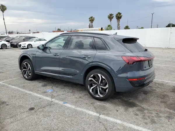 WA15AAGE3RB062675 2024 AUDI Q8 - Image 2