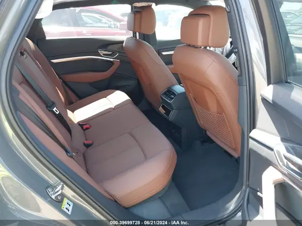 WA15AAGE4RB014425 2024 AUDI Q8 - Image 8