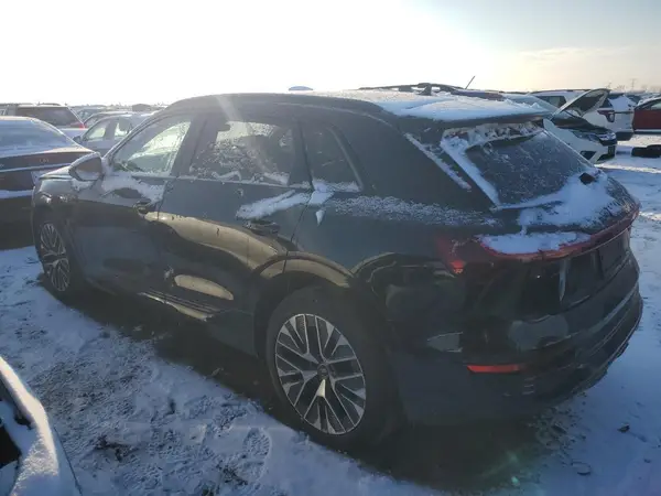 WA15AAGE4RB017020 2024 AUDI Q8 - Image 2