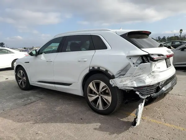 WA15AAGE4RB029068 2024 AUDI Q8 - Image 2