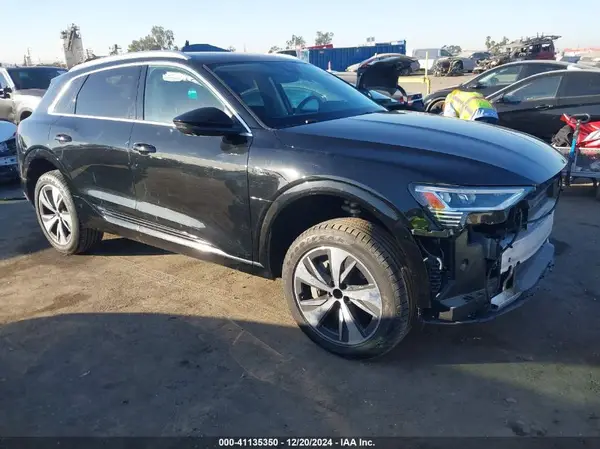 WA15AAGE4RB038515 2024 AUDI Q8 - Image 1
