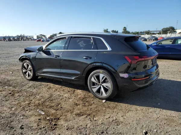 WA15AAGE4RB039356 2024 AUDI Q8 - Image 2