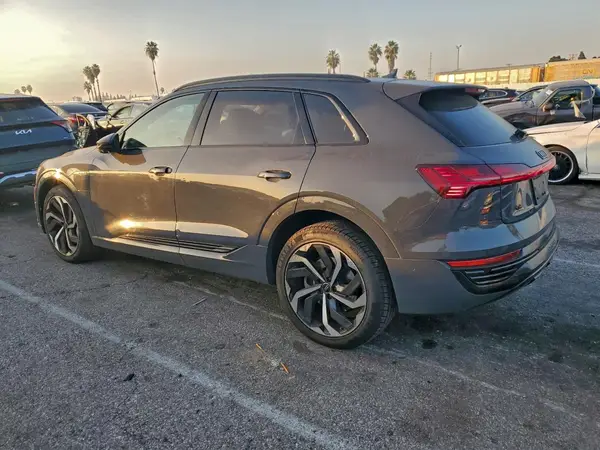 WA15AAGE4RB053550 2024 AUDI Q8 - Image 2