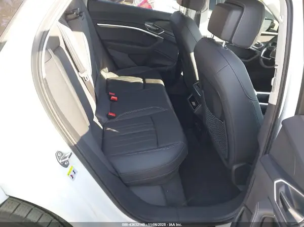 WA15AAGE5RB034943 2024 AUDI Q8 - Image 8