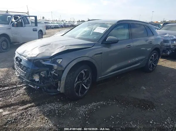 WA15AAGE5RB049510 2024 AUDI Q8 - Image 2