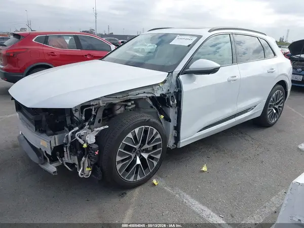 WA15AAGE5RB050074 2024 AUDI Q8 - Image 2