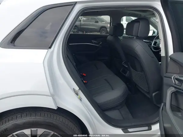 WA15AAGE5RB050074 2024 AUDI Q8 - Image 8