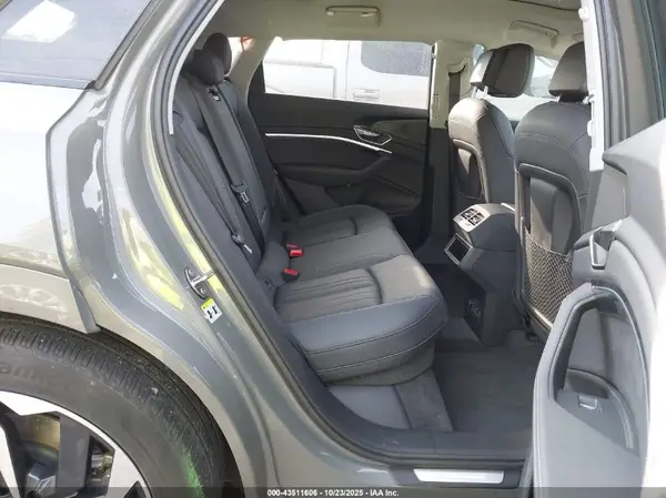 WA15AAGE5RB054044 2024 AUDI Q8 - Image 8