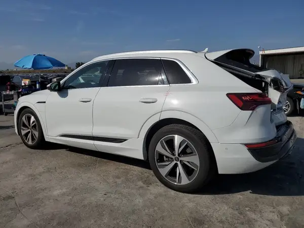 WA15AAGE6RB025796 2024 AUDI Q8 - Image 2