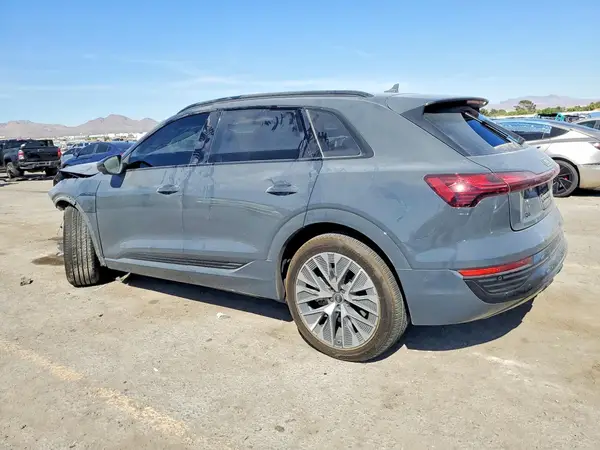 WA15AAGE6RB034840 2024 AUDI Q8 - Image 2