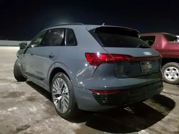 WA15AAGE6RB034890 2024 AUDI Q8 - Image 2