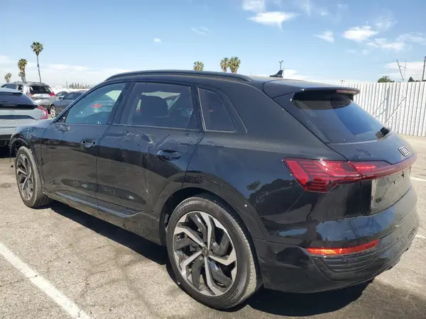 WA15AAGE6RB056241 2024 AUDI Q8 - Image 2