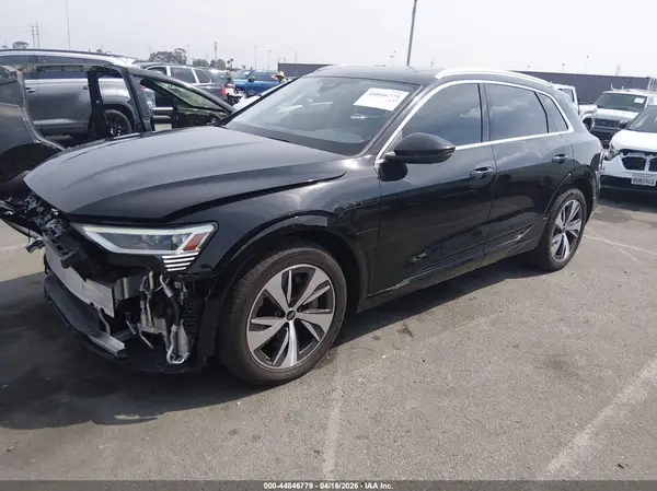 WA15AAGE6RB057387 2024 AUDI Q8 - Image 2
