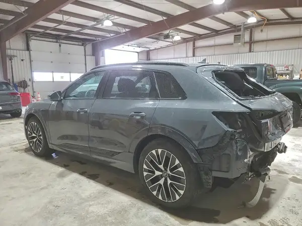 WA15AAGE6RB066736 2024 AUDI Q8 - Image 2
